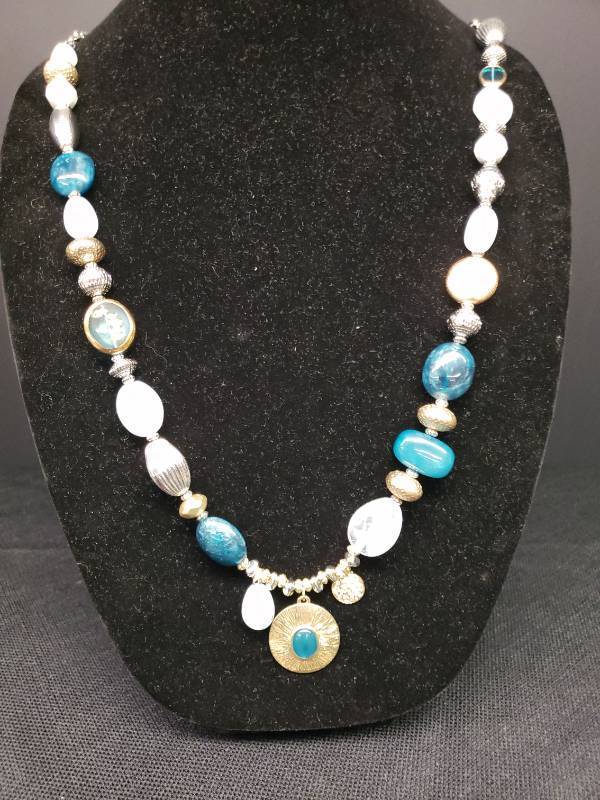 lot 190 image: Multi Stone Statement Necklace with BlueTurquiseGoldSilver & White Frost Beads - on Silver Tone Large Link Chain with Medallion Pendent - 40in L - Adjustable Length - Chicos Brand with Stamped Charm - includes StorageTravel Pouch