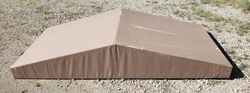 lot 162 image: Large Aluminum Framed Commercial Awning with Tan Canvas All Weather Fabric Cover - 8ft 5in W x 4ft D x 18in T