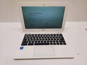 lot 8 image: Acer Chromebook Intel 11.6 White