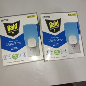 lot 78496 image: 2 Pack Raid Essentials Insect Trap and Lure Kit