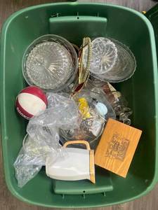 lot 14 image: Lot of Glassware Dishware and Home Decor Items Mixed Box