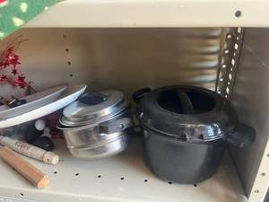lot 30 image: Two Cooking Pots with Lids plus other items on this Shelf lot