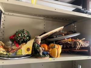 lot 31 image: Fall Harvest Holiday Lot.