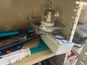 lot 34 image: Shelf lot of play guns and other items
