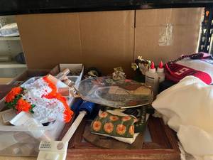 lot 60 image: Mixed Lot Decorative Plates Vases Cosmetics Craft Supplies Home Goods