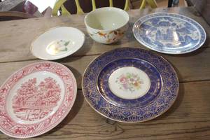 lot 3795 image: Vintage Hall Jewel Tea Serving Bowl & More