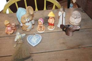 lot 3799 image: Vintage Figurines and More
