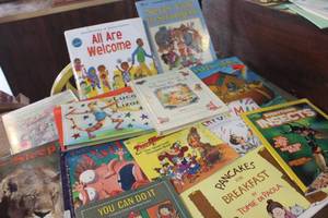 lot 3804 image: Lot of Childrens Books