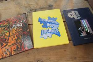 lot 3811 image: Vintage Peabody Year Books 1996,2000,20001