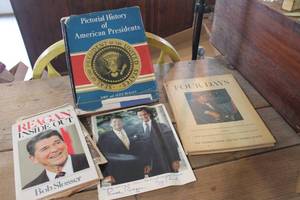 lot 3814 image: Vintage President Books & More