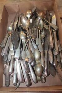 lot 3824 image: Vintage Silverware