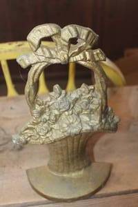 lot 3836 image: Antique Flower Basket Cast Iron Door Stop