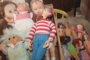 lot 3841 image: AntiqueVintage Dolls