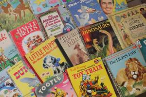 lot 3856 image: Vintage Little Golden Books and More