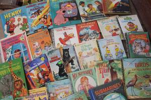 lot 3858 image: Vintage Little Golden Books and More