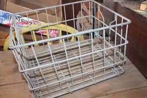 lot 3907 image: Vintage Metal Milk Crate