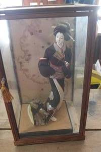 lot 3944 image: Vintage Japanese Doll in Glass Display Case