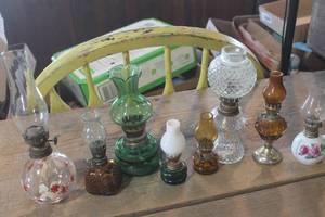 lot 3956 image: Antique Small Oil Lamps