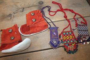 lot 3961 image: Vintage Native American Seed Bead Necklaces & More
