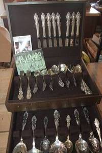 lot 3975 image: Vintage Silverware in Wood Storage Box