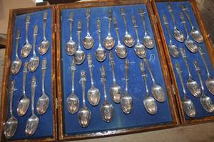 lot 3978 image: Vtg. Presidents Commemorative Spoon Collection