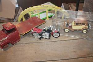 lot 3989 image: Vintage Metal Toy Truck Body Frame & More