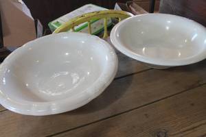 lot 3991 image: Antique White Wash Basin Bowls