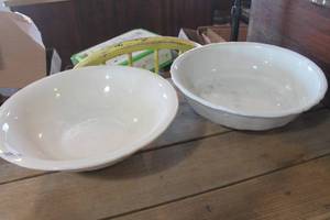 lot 3992 image: Antique Johnson Bros. Ironstone Wash Basin & More