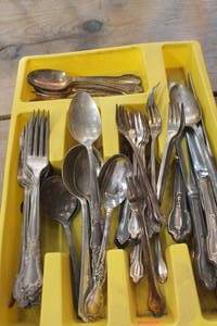 lot 3998 image: Vintage Silverware in Yellow Tray