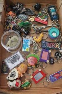 lot 4029 image: Flat of Misc. Vintage Keychaines & More