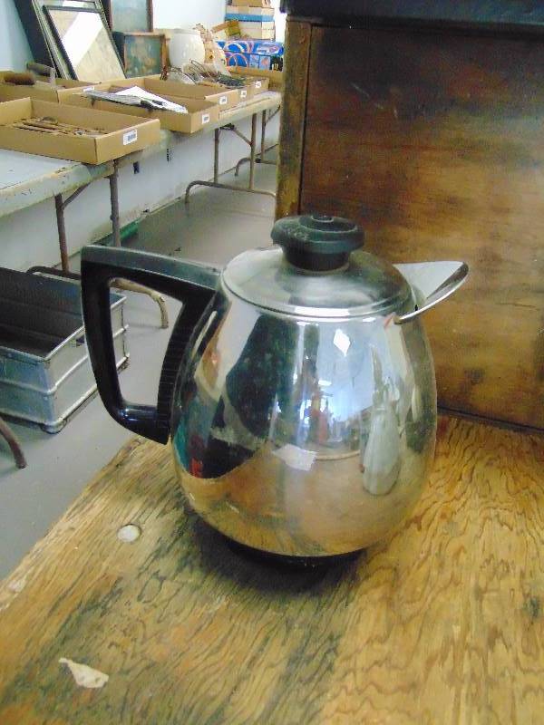 lot 1866 image: Salad Master Coffee Pot