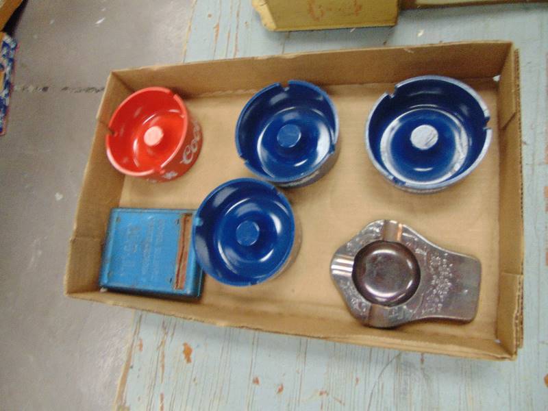 lot 1906 image: Vintage Ashtrays