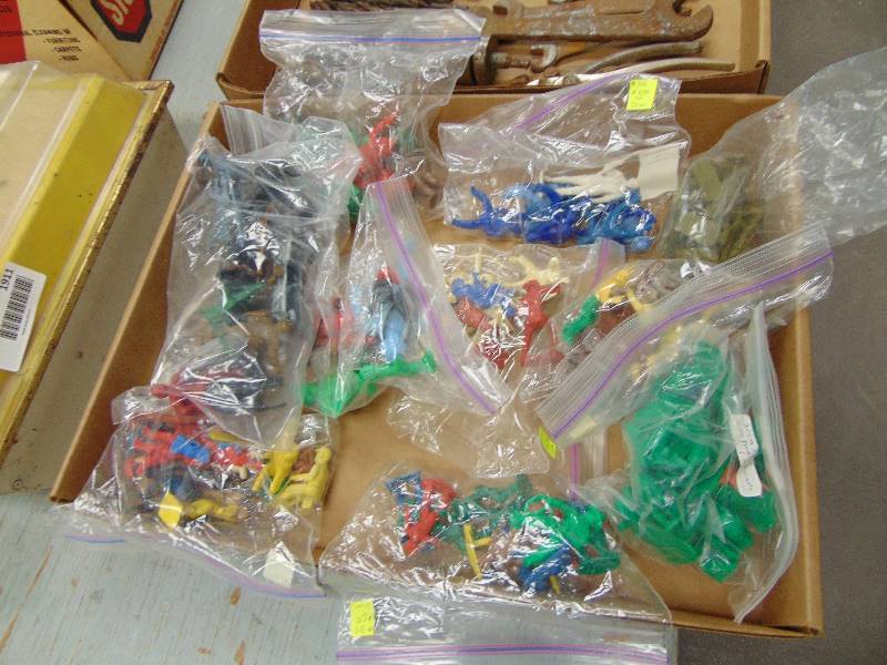 lot 1910 image: Asstd Plastic Figures