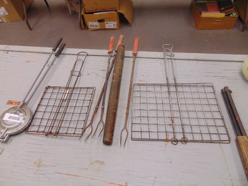 lot 1927 image: Camping Cookers