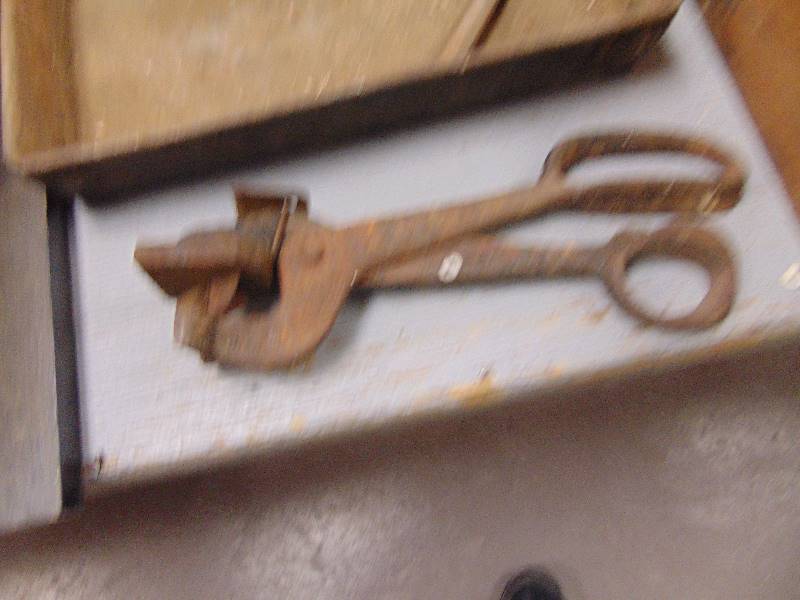 lot 1943 image: Dr. Miller Pig Snouter