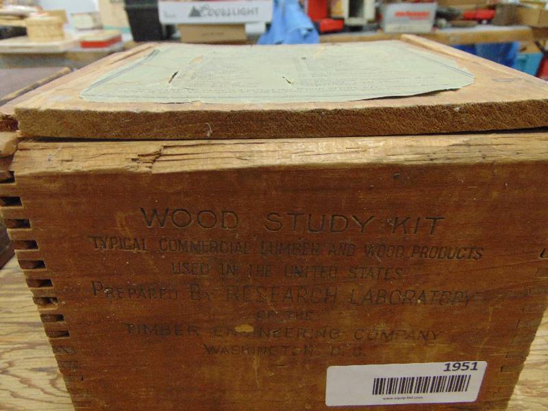 lot 1951 image: Wood Study Kit