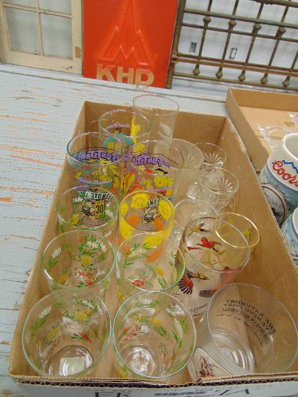 lot 1979 image: Asstd Glassware