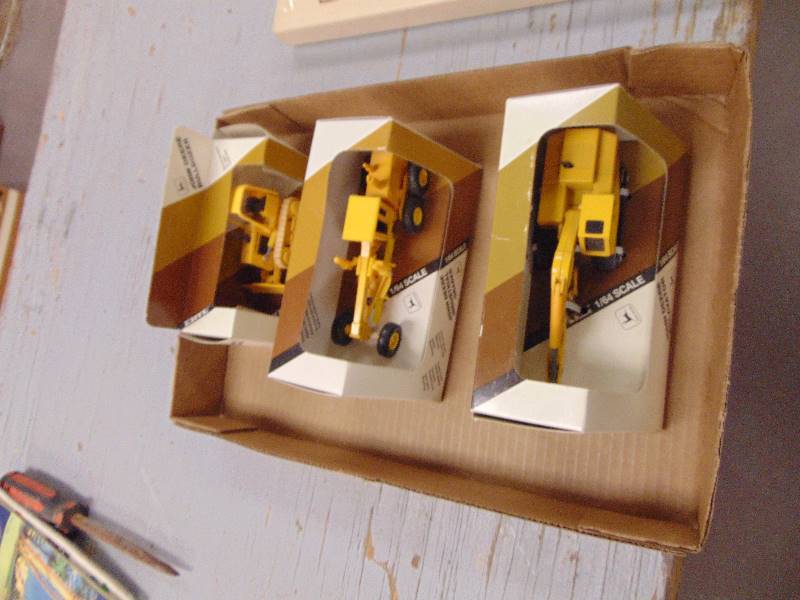 lot 2007 image: John Deere Excavator, Grader, & Bulldozer NIB