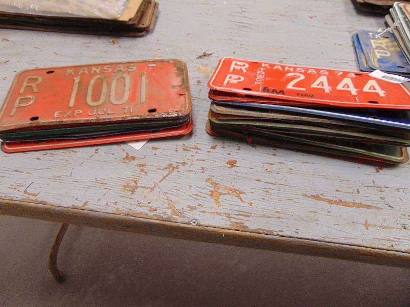 lot 1902 image: Asstd License Plates