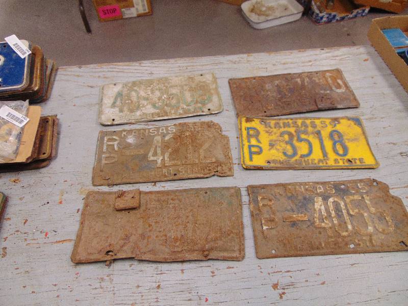 lot 1904 image: Asstd License Plates