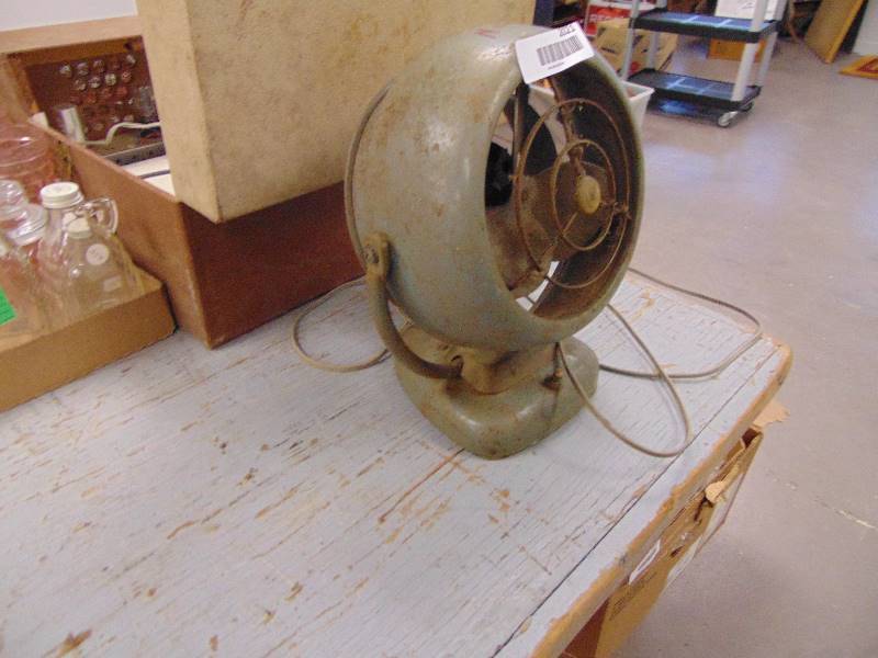 lot 2021 image: Vornado Fan