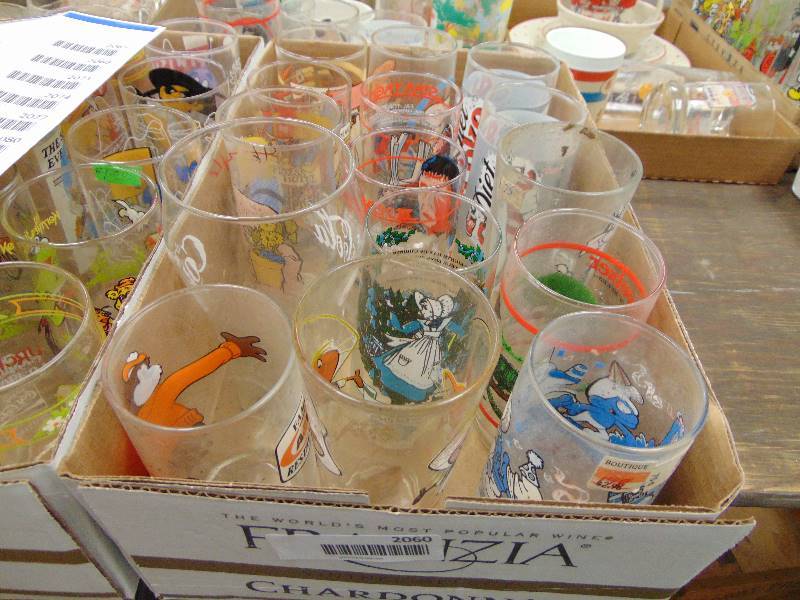 lot 2060 image: 15 Asstd Glasses