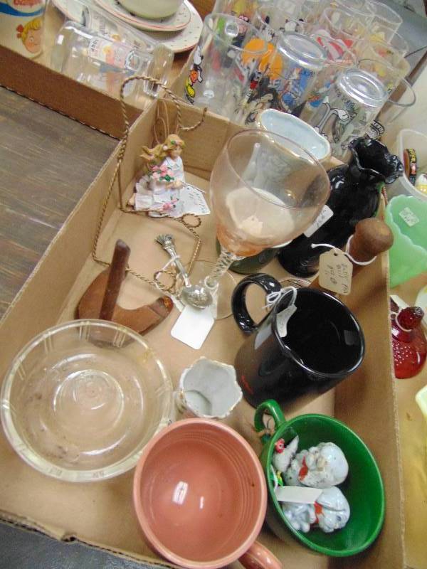 lot 2061 image: Misc. Glassware