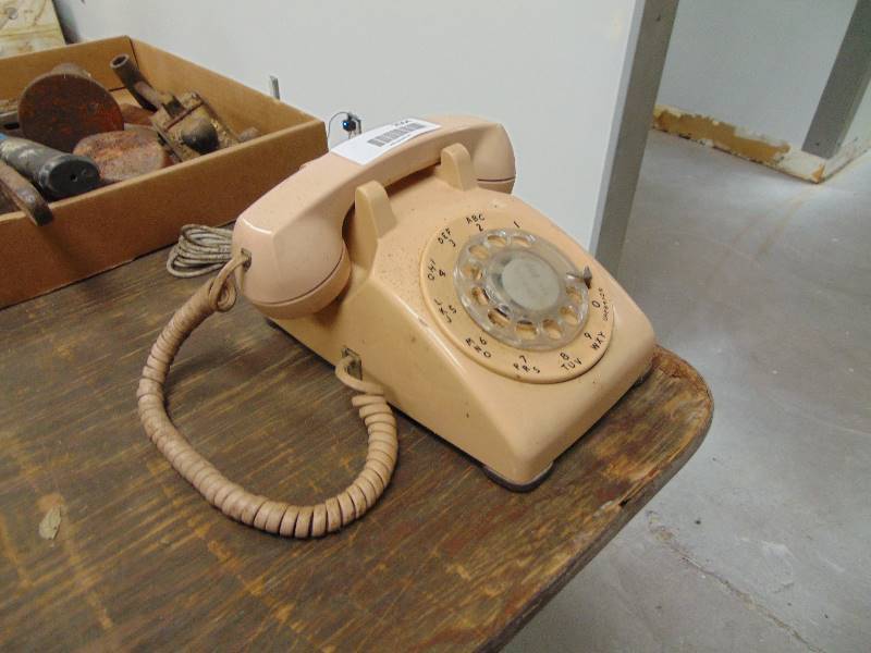 lot 2064 image: Vintage Rotary Phone