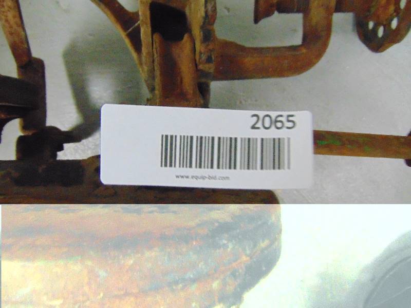 lot 2065 image: Antique Bench Grinder - manual