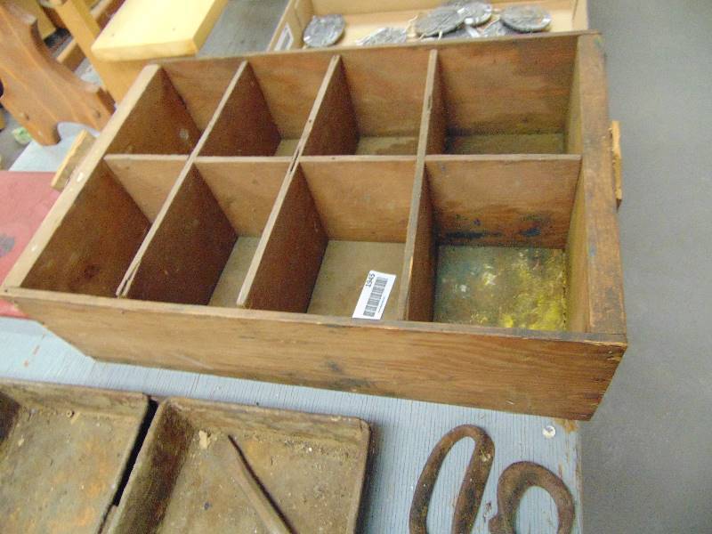 lot 1945 image: Parts Storage Box