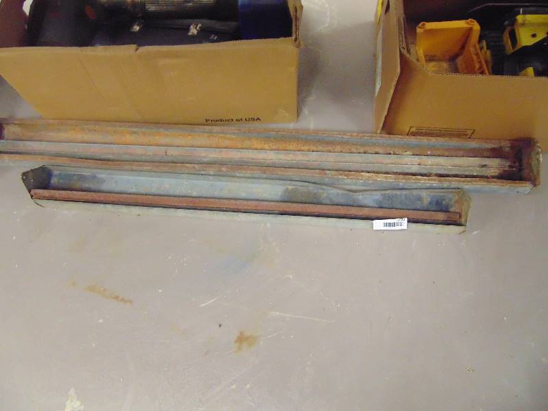 lot 2022 image: 2 Chicken Feeders