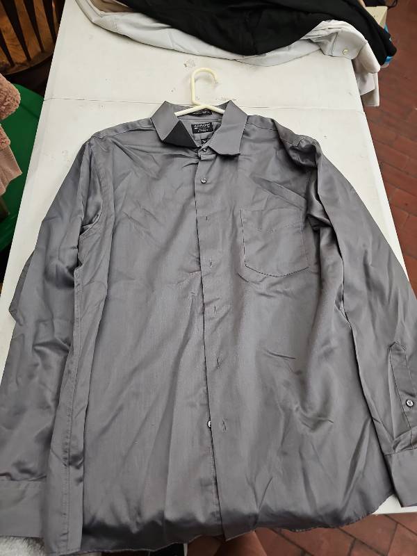 lot 63384 image: Arrow Fitted gray dress shirt - 3435