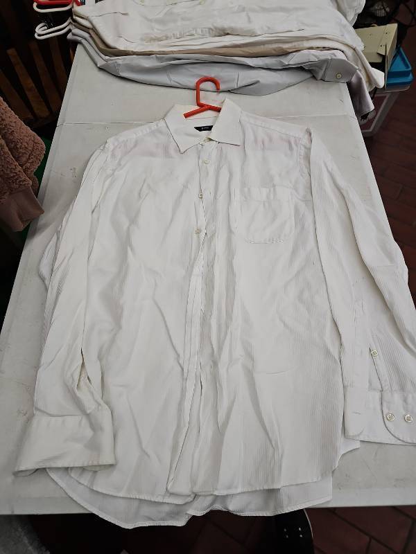 lot 63388 image: white Hugo Boss dress shirt - 16 - 3435