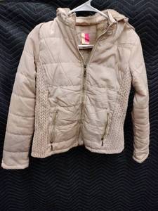 lot 33947 image: X Beige Puffer Coat - Small